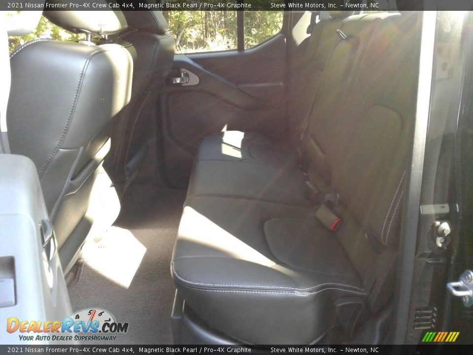 Rear Seat of 2021 Nissan Frontier Pro-4X Crew Cab 4x4 Photo #14