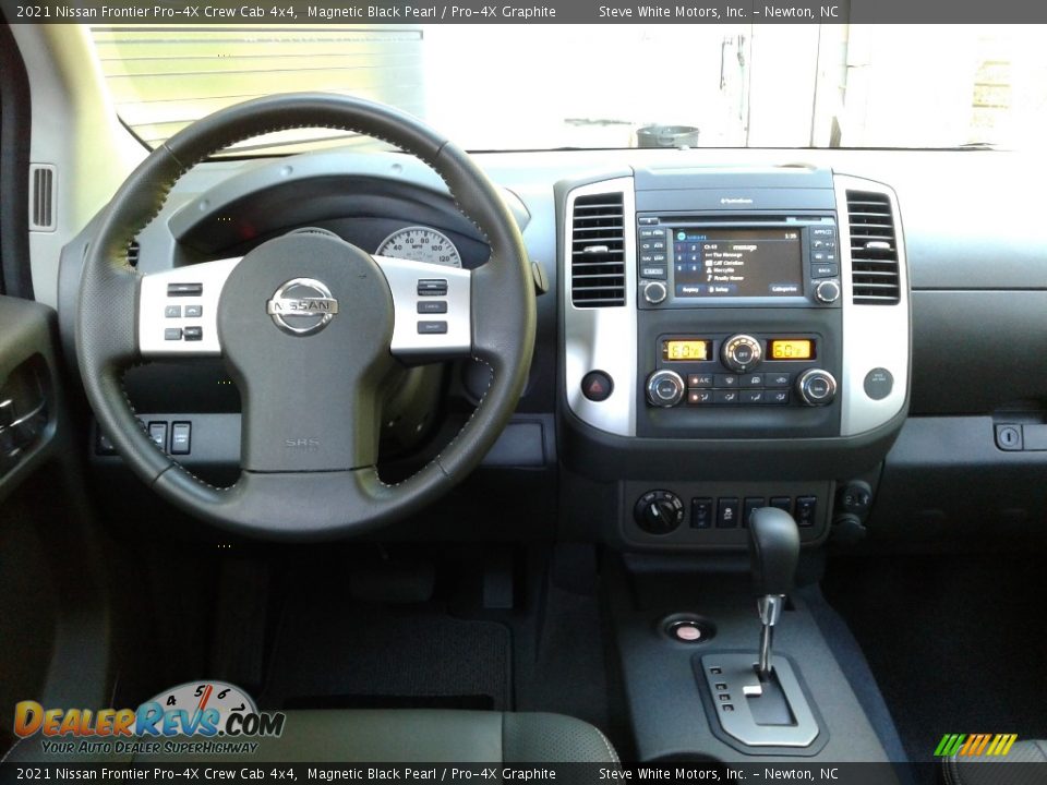 Dashboard of 2021 Nissan Frontier Pro-4X Crew Cab 4x4 Photo #18