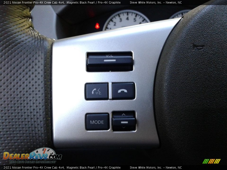 2021 Nissan Frontier Pro-4X Crew Cab 4x4 Steering Wheel Photo #19