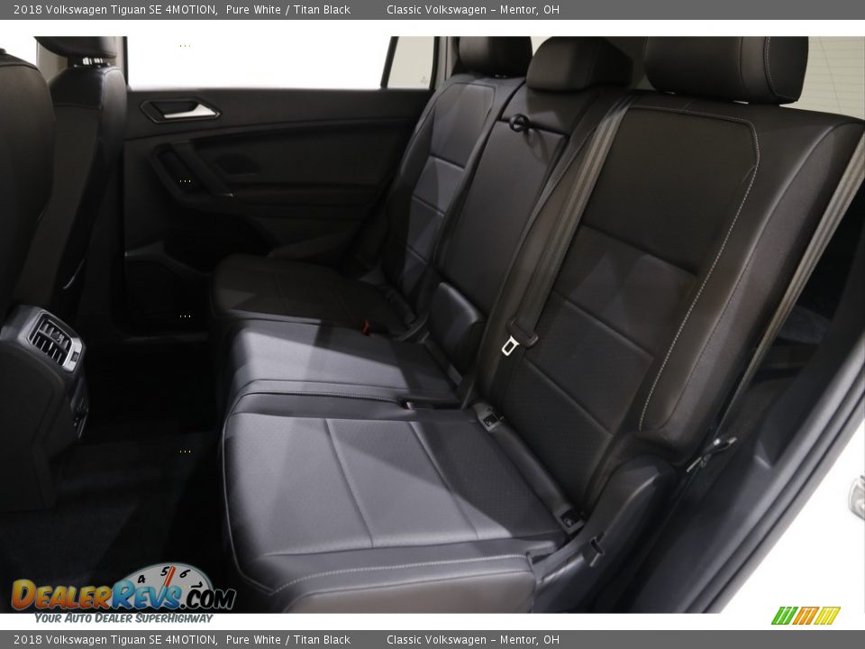 2018 Volkswagen Tiguan SE 4MOTION Pure White / Titan Black Photo #16