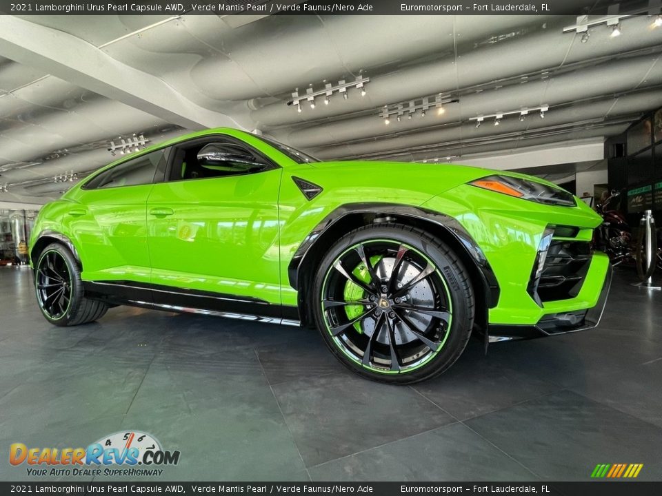 Verde Mantis Pearl 2021 Lamborghini Urus Pearl Capsule AWD Photo #1
