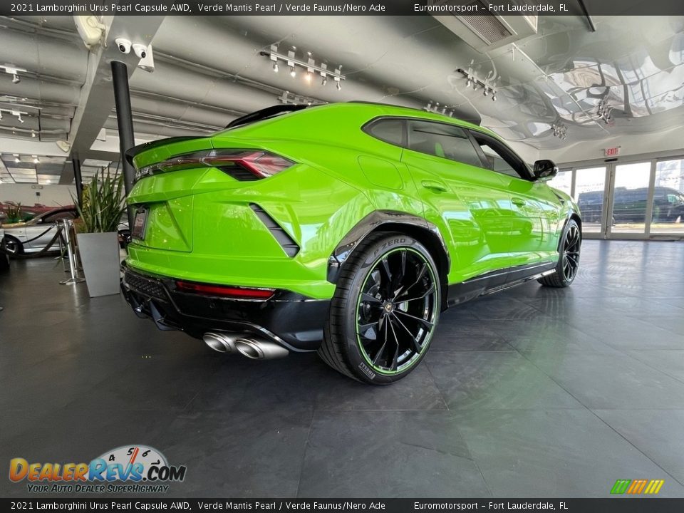 Verde Mantis Pearl 2021 Lamborghini Urus Pearl Capsule AWD Photo #10
