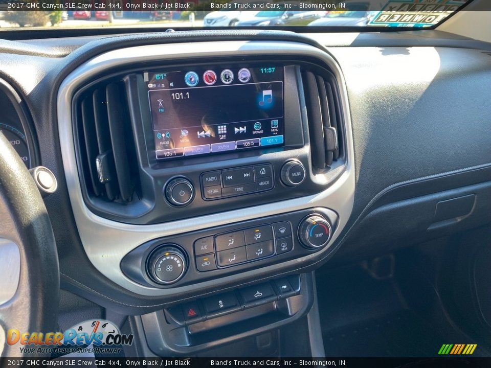 Controls of 2017 GMC Canyon SLE Crew Cab 4x4 Photo #21