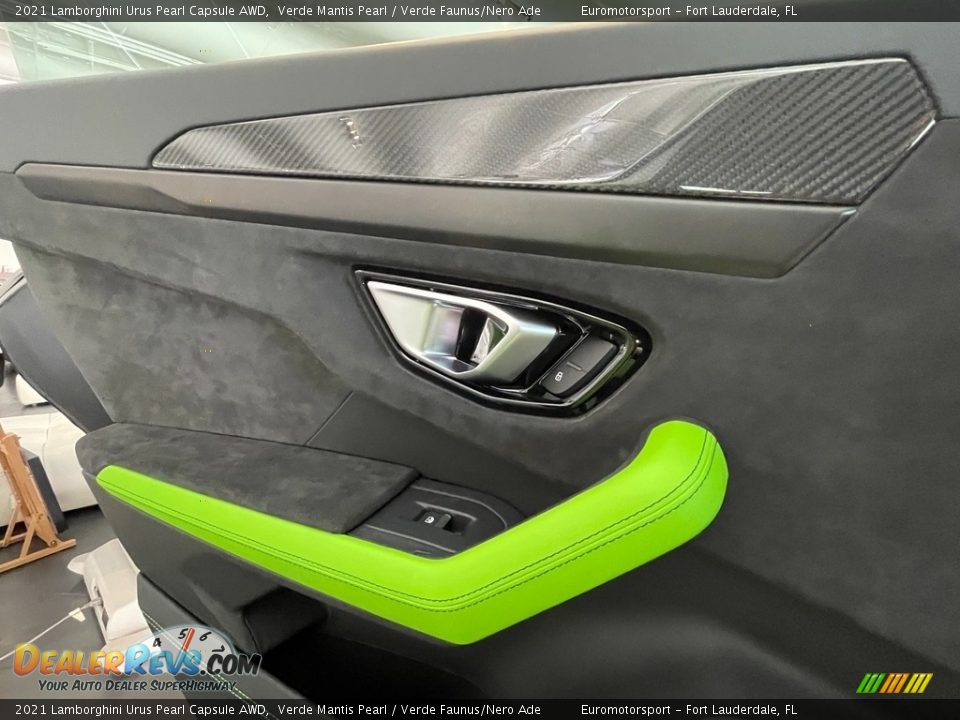 Door Panel of 2021 Lamborghini Urus Pearl Capsule AWD Photo #17