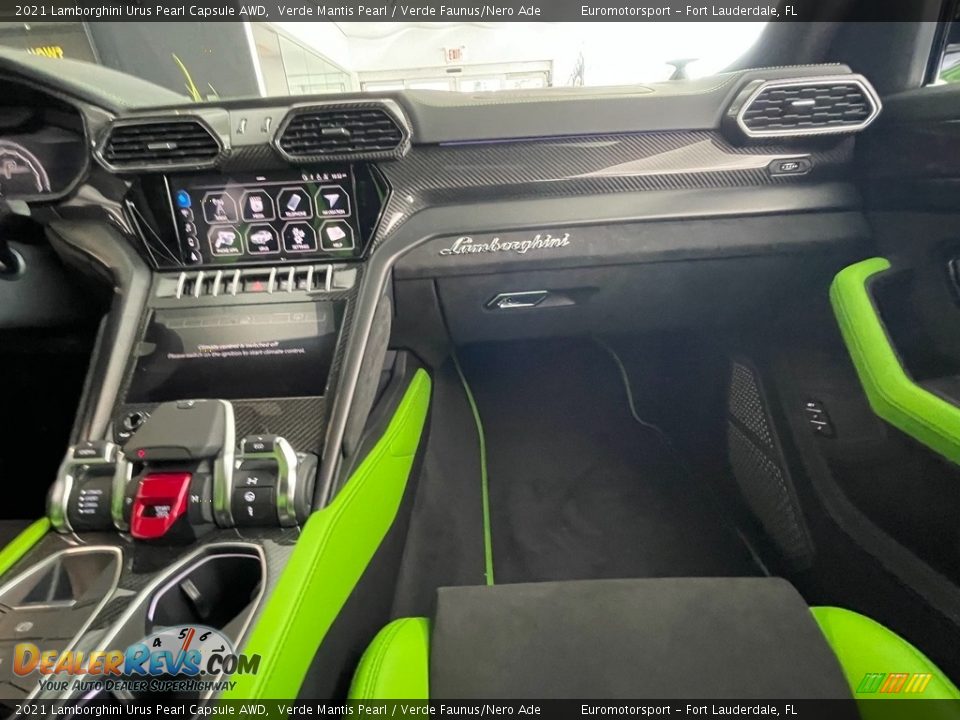 Dashboard of 2021 Lamborghini Urus Pearl Capsule AWD Photo #18