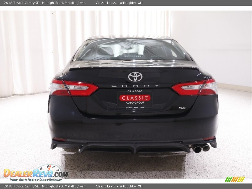 2018 Toyota Camry SE Midnight Black Metallic / Ash Photo #17