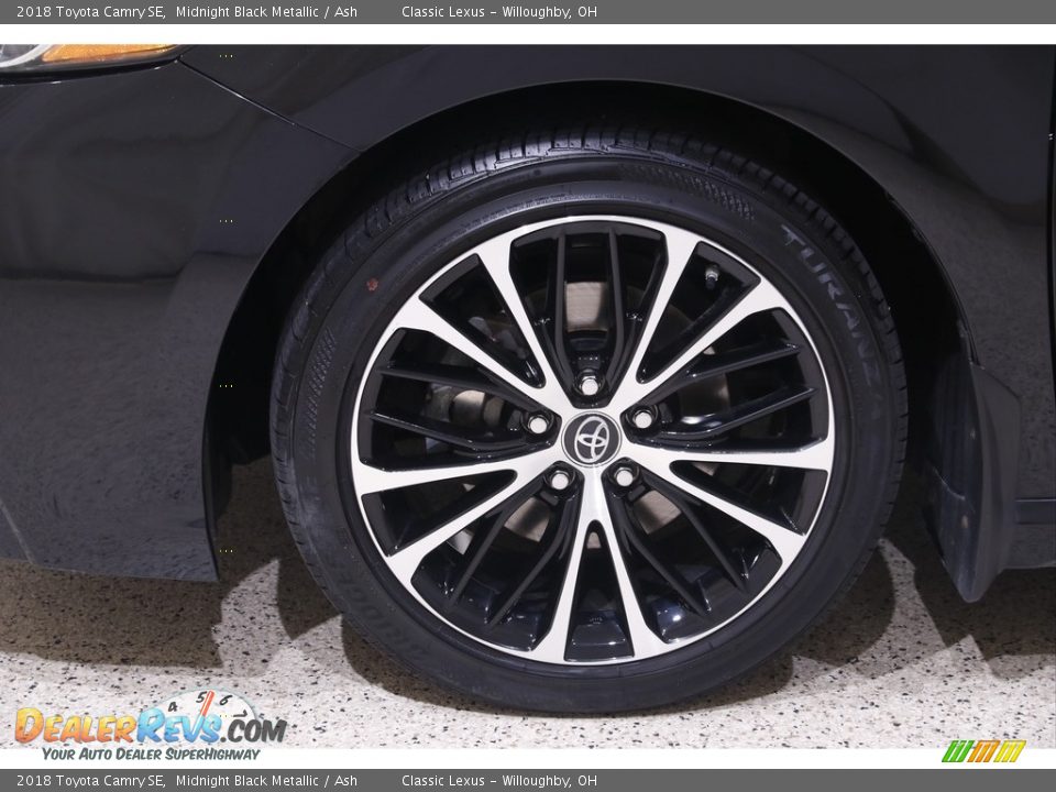 2018 Toyota Camry SE Midnight Black Metallic / Ash Photo #19