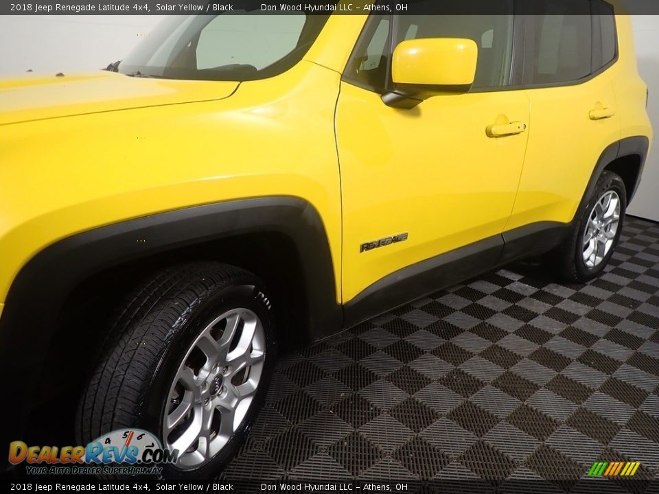 2018 Jeep Renegade Latitude 4x4 Solar Yellow / Black Photo #10