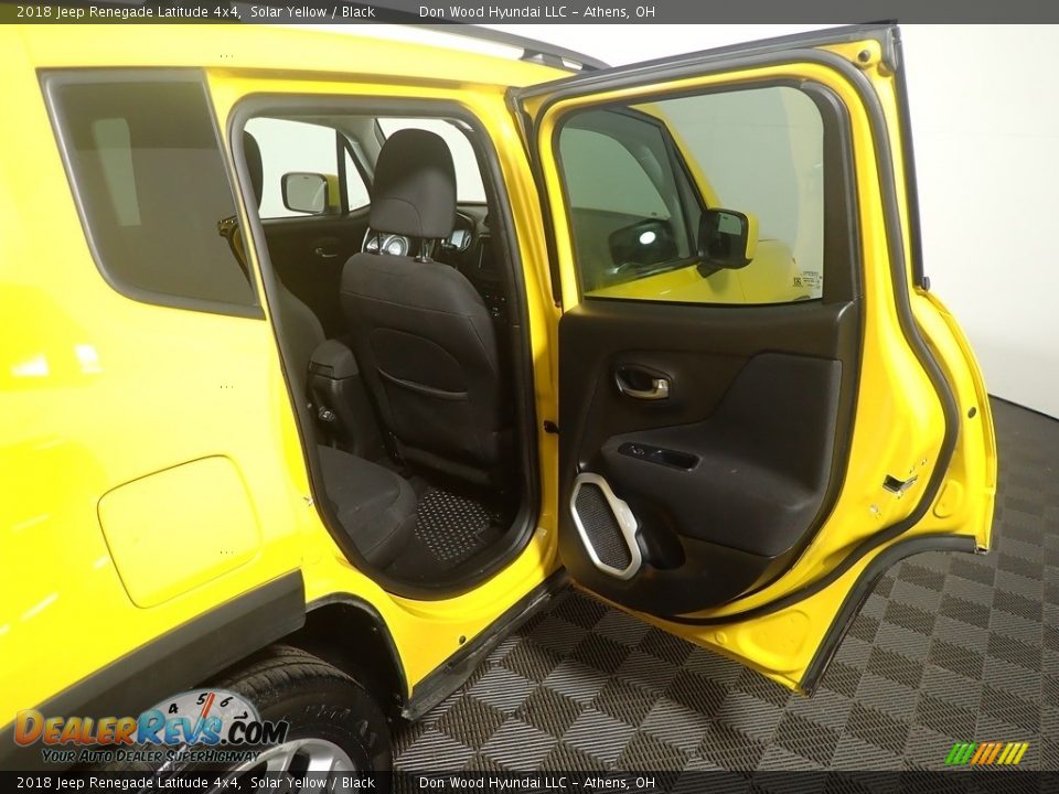 2018 Jeep Renegade Latitude 4x4 Solar Yellow / Black Photo #36