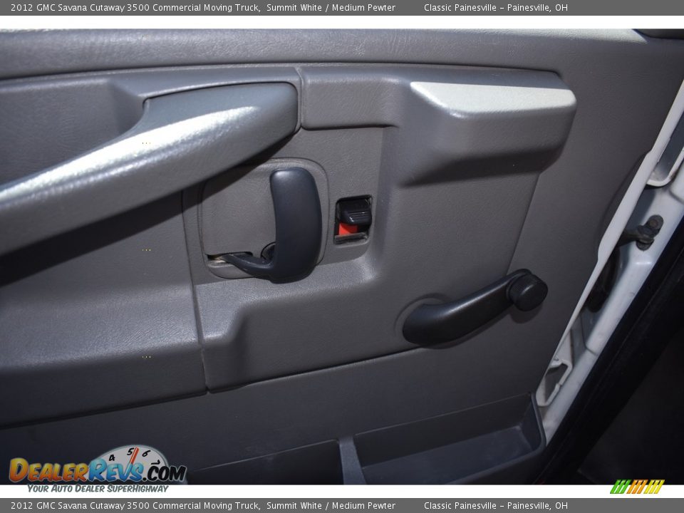 2012 GMC Savana Cutaway 3500 Commercial Moving Truck Summit White / Medium Pewter Photo #8
