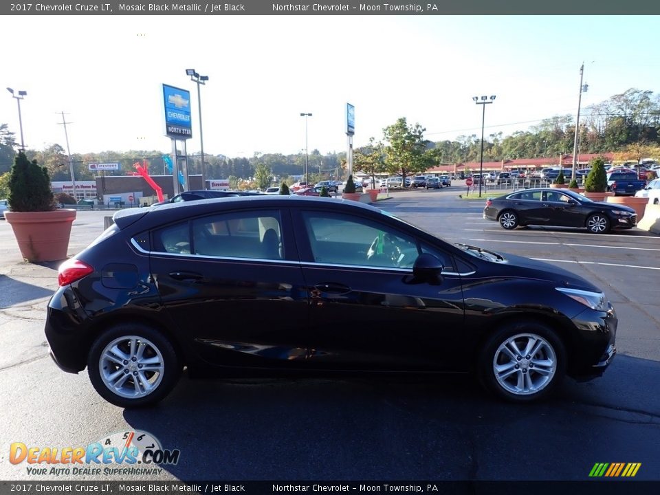 2017 Chevrolet Cruze LT Mosaic Black Metallic / Jet Black Photo #10