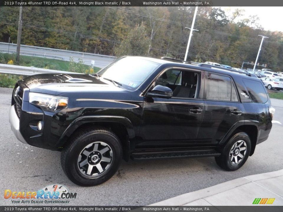 2019 Toyota 4Runner TRD Off-Road 4x4 Midnight Black metallic / Black Photo #13