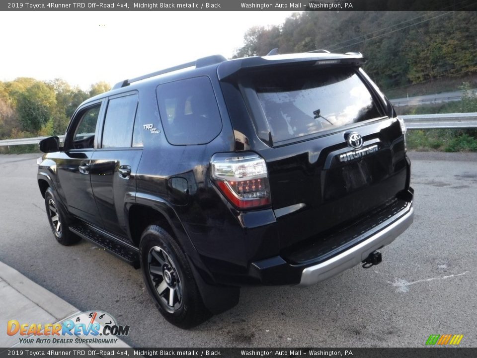 2019 Toyota 4Runner TRD Off-Road 4x4 Midnight Black metallic / Black Photo #16