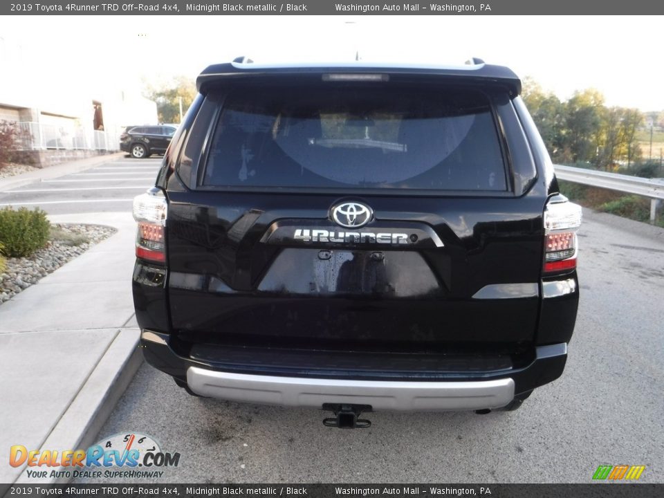 2019 Toyota 4Runner TRD Off-Road 4x4 Midnight Black metallic / Black Photo #17