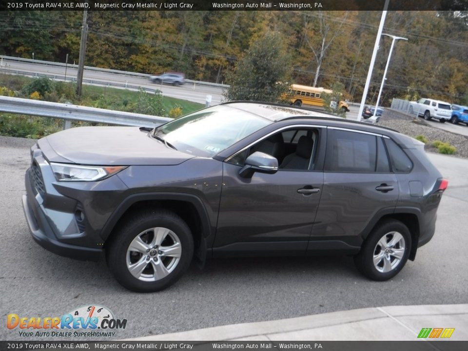 2019 Toyota RAV4 XLE AWD Magnetic Gray Metallic / Light Gray Photo #13