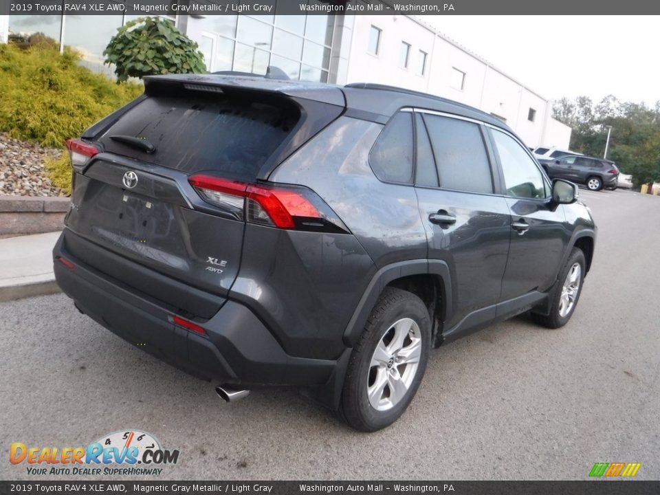 2019 Toyota RAV4 XLE AWD Magnetic Gray Metallic / Light Gray Photo #17