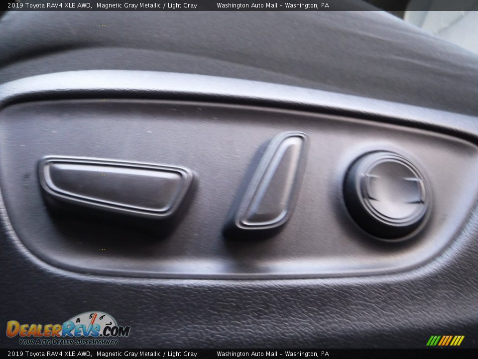 2019 Toyota RAV4 XLE AWD Magnetic Gray Metallic / Light Gray Photo #23