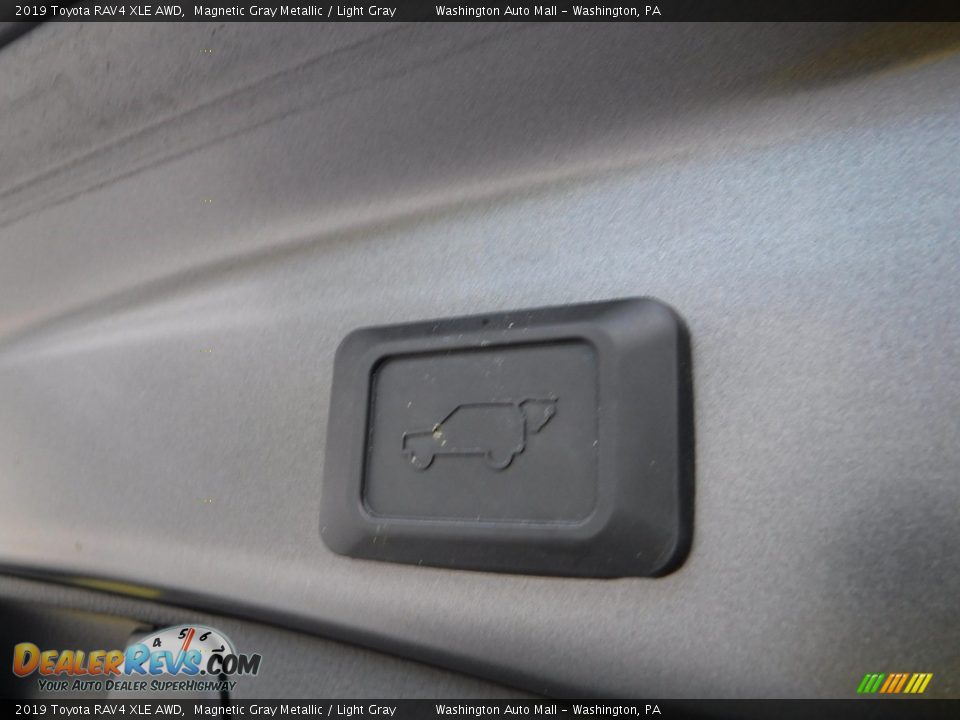2019 Toyota RAV4 XLE AWD Magnetic Gray Metallic / Light Gray Photo #31