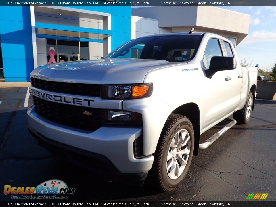 2019 Chevrolet Silverado 1500 Custom Double Cab 4WD Silver Ice Metallic / Jet Black Photo #2