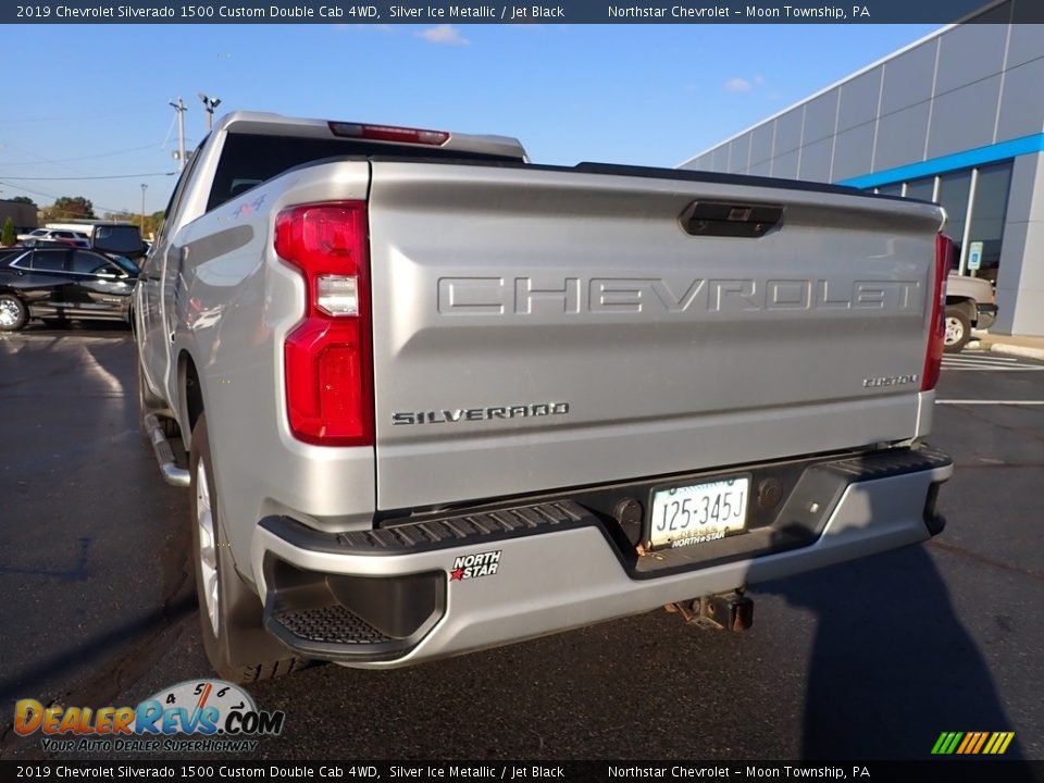 2019 Chevrolet Silverado 1500 Custom Double Cab 4WD Silver Ice Metallic / Jet Black Photo #5