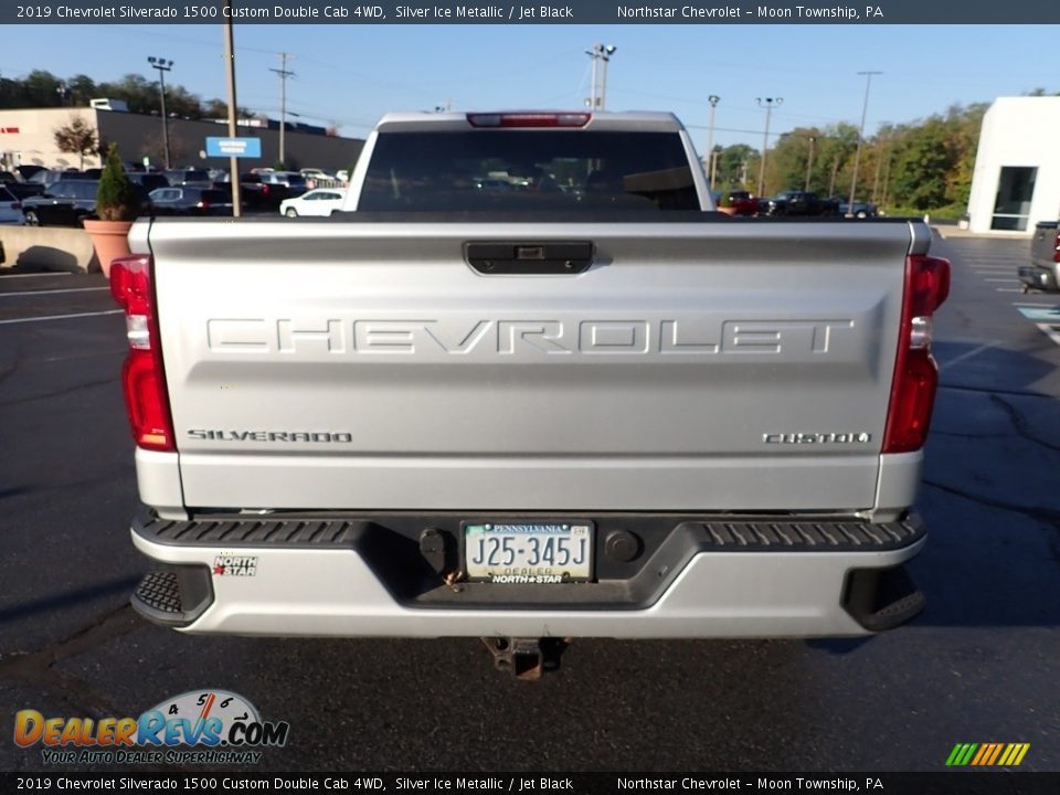 2019 Chevrolet Silverado 1500 Custom Double Cab 4WD Silver Ice Metallic / Jet Black Photo #6