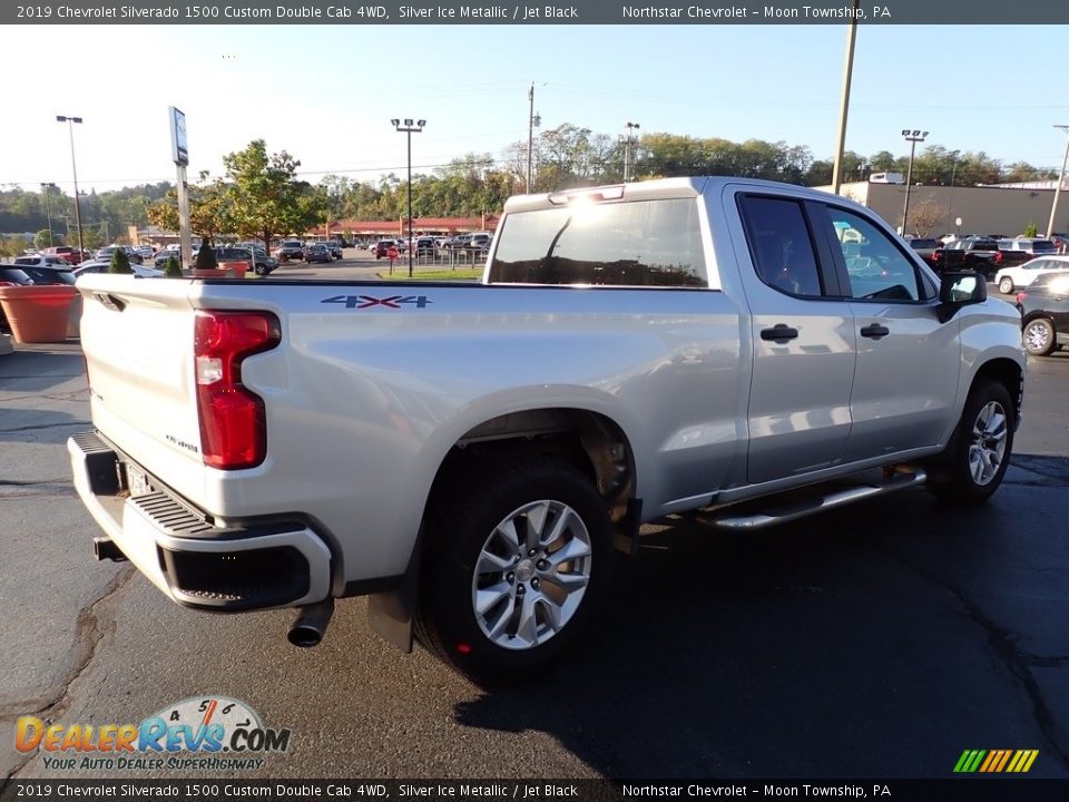 2019 Chevrolet Silverado 1500 Custom Double Cab 4WD Silver Ice Metallic / Jet Black Photo #8