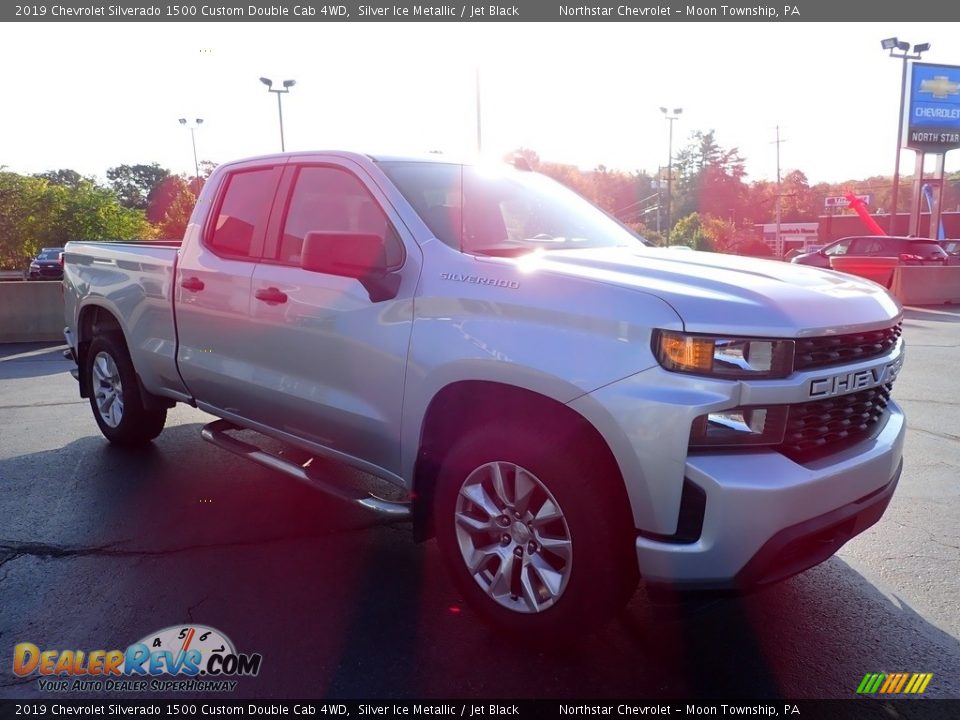 2019 Chevrolet Silverado 1500 Custom Double Cab 4WD Silver Ice Metallic / Jet Black Photo #10