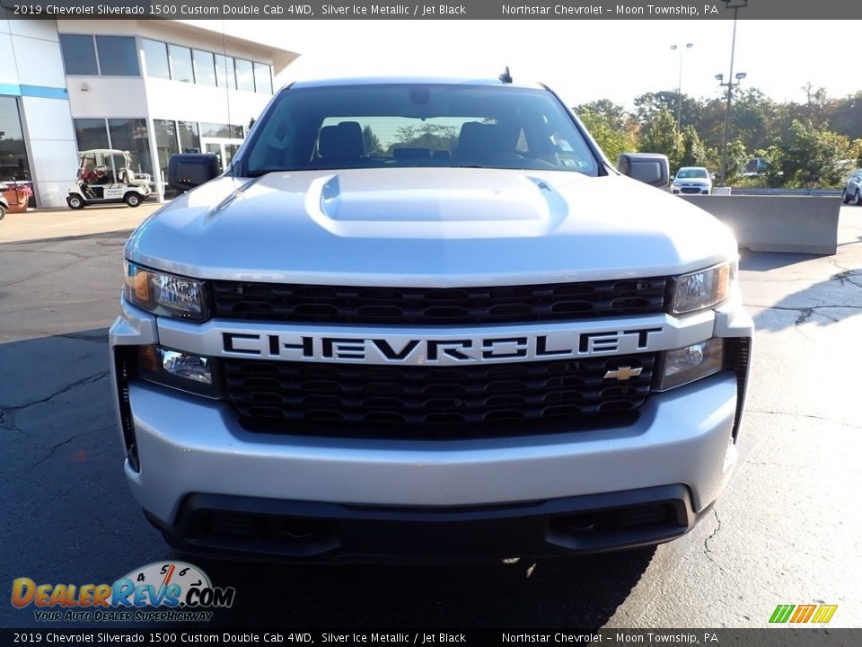 2019 Chevrolet Silverado 1500 Custom Double Cab 4WD Silver Ice Metallic / Jet Black Photo #12