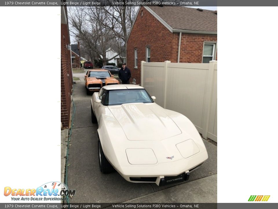 1979 Chevrolet Corvette Coupe Light Beige / Light Beige Photo #1