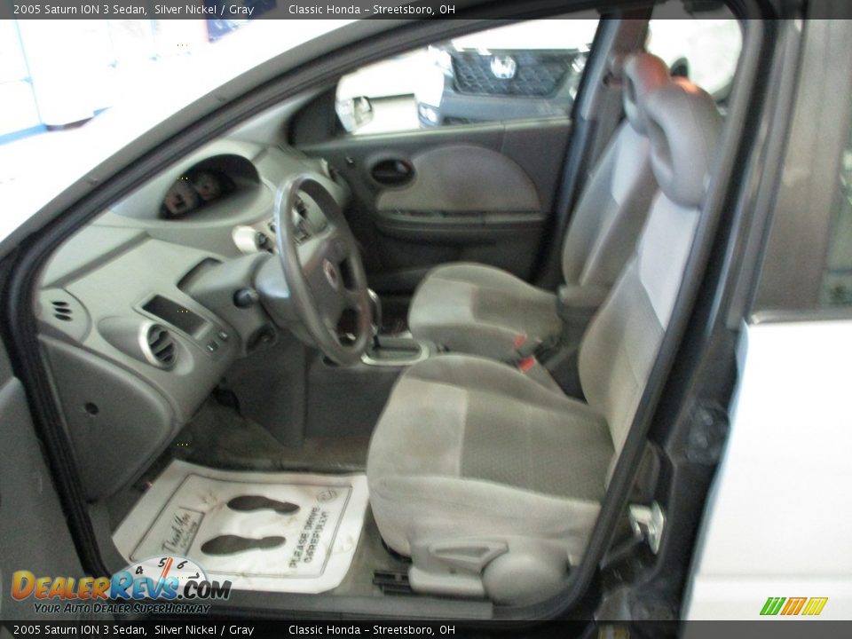 2005 Saturn ION 3 Sedan Silver Nickel / Gray Photo #25