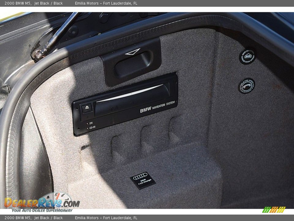Audio System of 2000 BMW M5  Photo #48