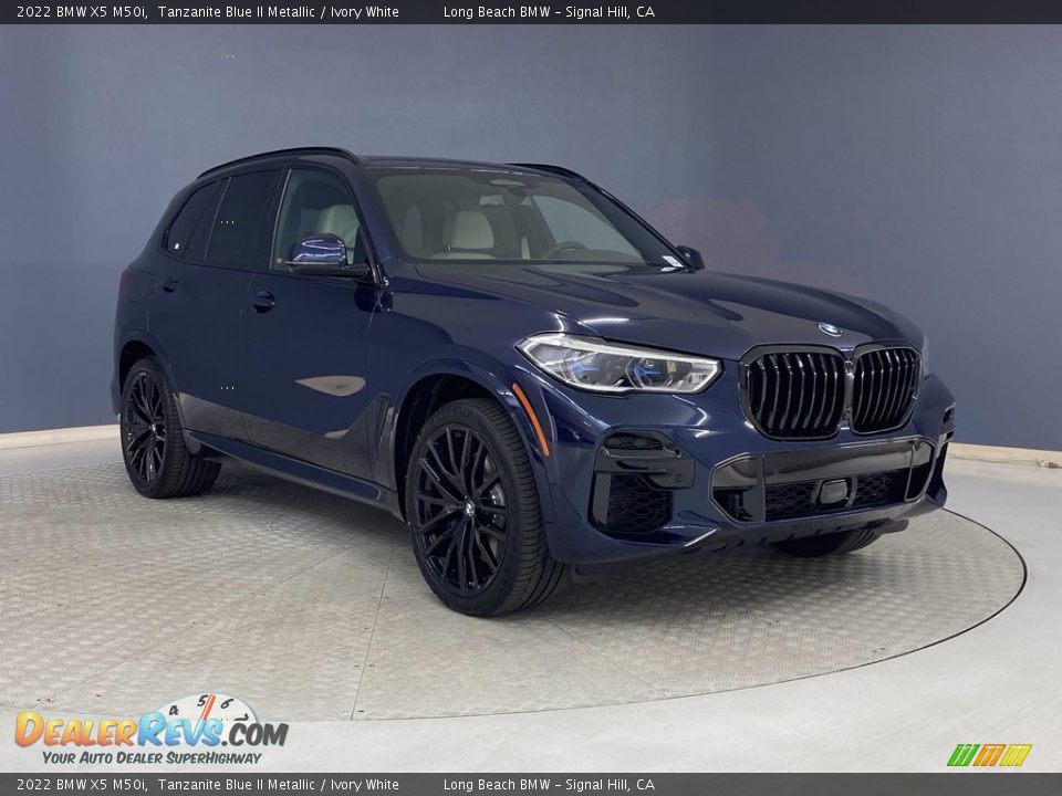 Front 3/4 View of 2022 BMW X5 M50i Photo #28