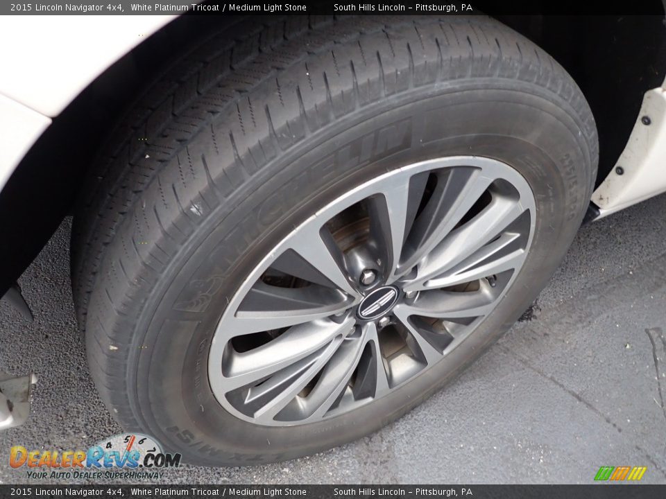 2015 Lincoln Navigator 4x4 White Platinum Tricoat / Medium Light Stone Photo #2