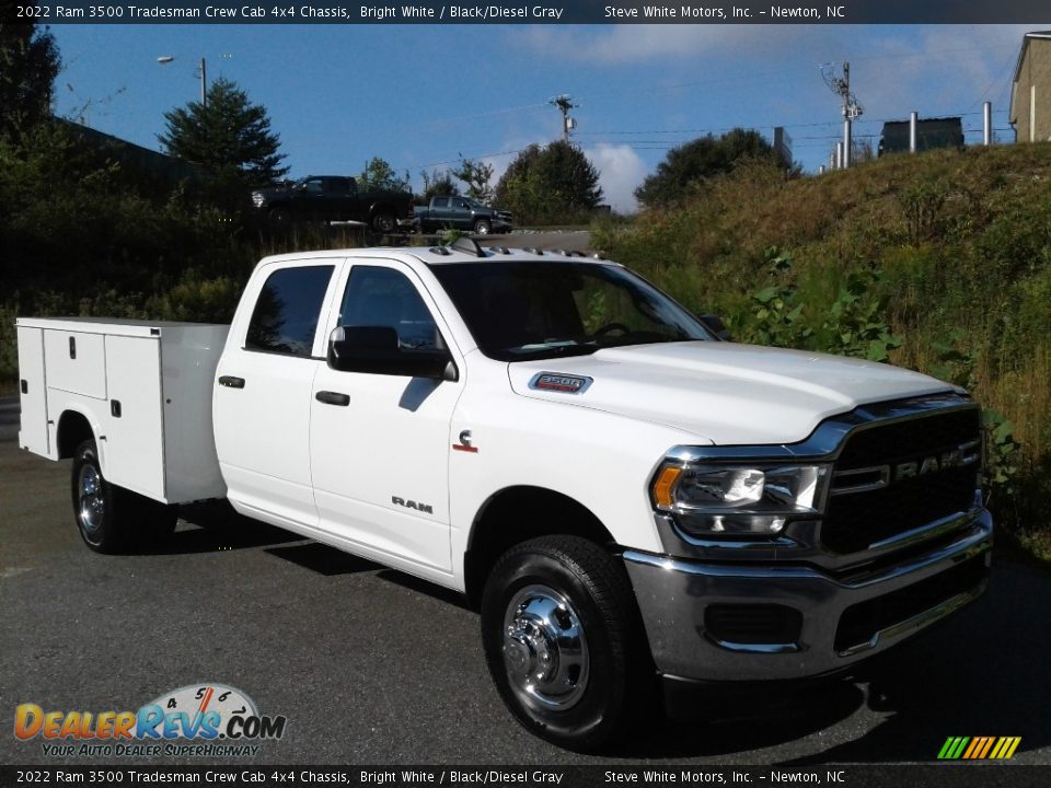 2022 Ram 3500 Tradesman Crew Cab 4x4 Chassis Bright White / Black/Diesel Gray Photo #4