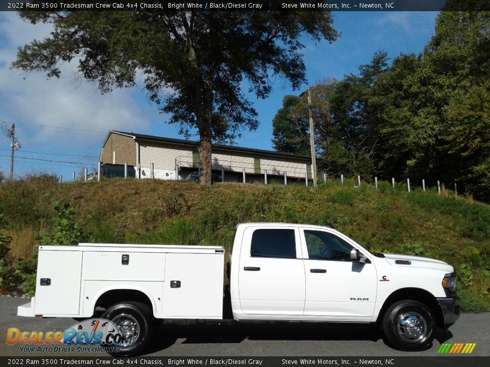 2022 Ram 3500 Tradesman Crew Cab 4x4 Chassis Bright White / Black/Diesel Gray Photo #5