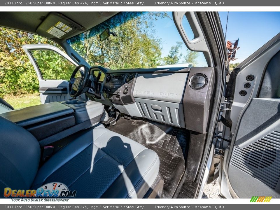 2011 Ford F250 Super Duty XL Regular Cab 4x4 Ingot Silver Metallic / Steel Gray Photo #17