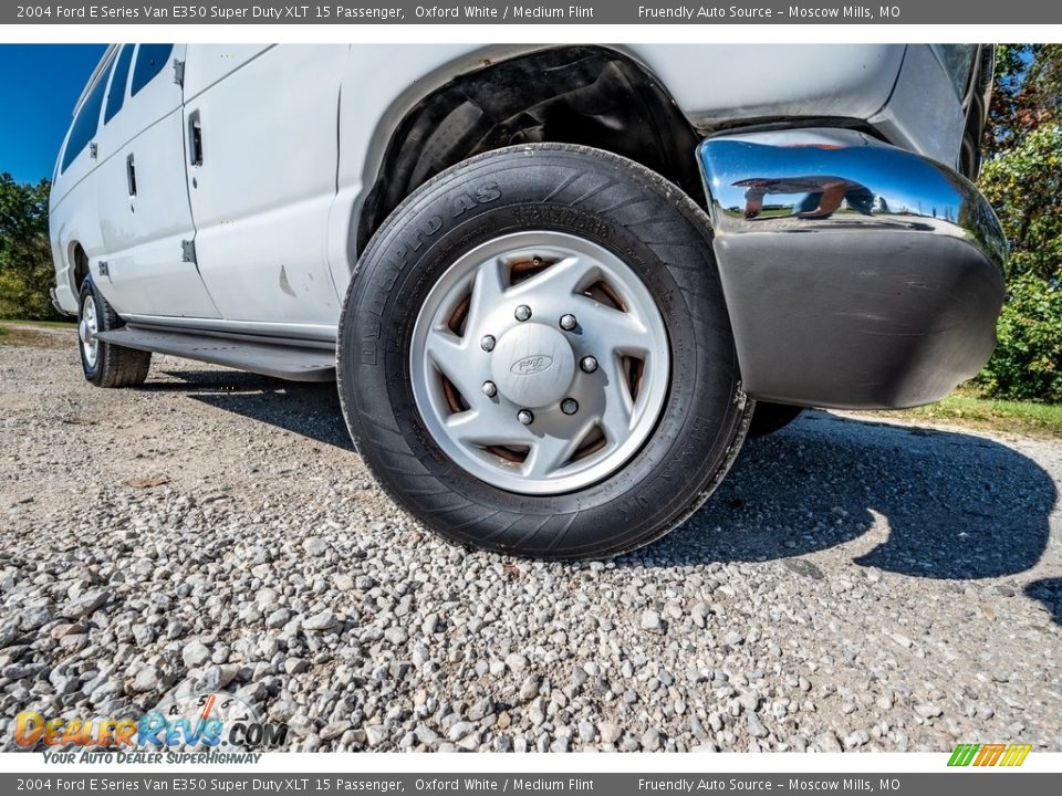 2004 Ford E Series Van E350 Super Duty XLT 15 Passenger Oxford White / Medium Flint Photo #2