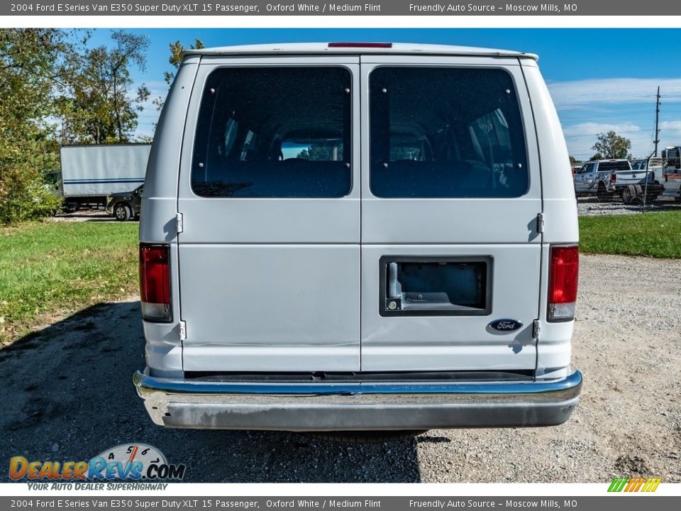 2004 Ford E Series Van E350 Super Duty XLT 15 Passenger Oxford White / Medium Flint Photo #5