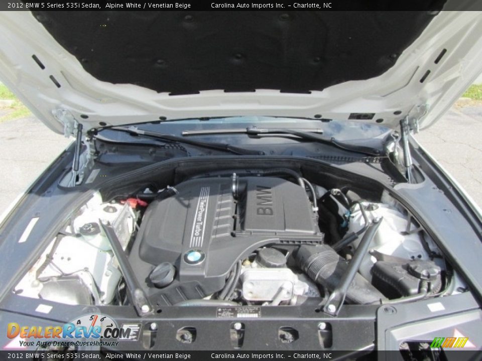 2012 BMW 5 Series 535i Sedan Alpine White / Venetian Beige Photo #25