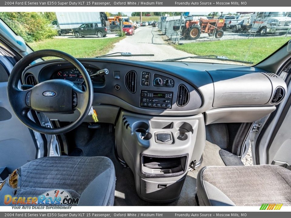 2004 Ford E Series Van E350 Super Duty XLT 15 Passenger Oxford White / Medium Flint Photo #31