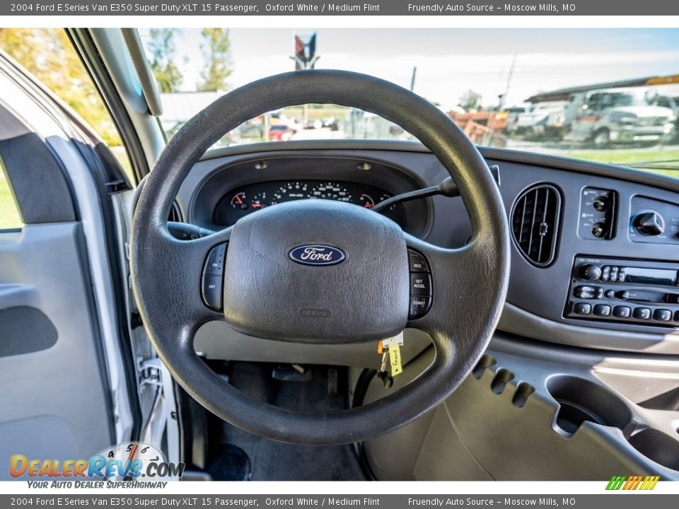 2004 Ford E Series Van E350 Super Duty XLT 15 Passenger Oxford White / Medium Flint Photo #33