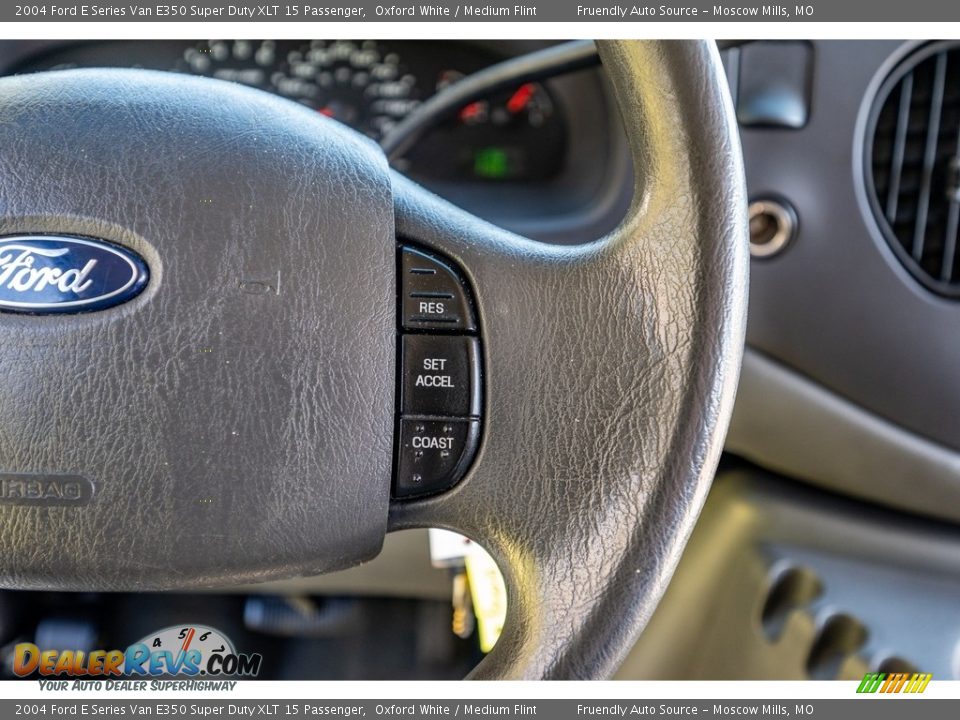 2004 Ford E Series Van E350 Super Duty XLT 15 Passenger Oxford White / Medium Flint Photo #35