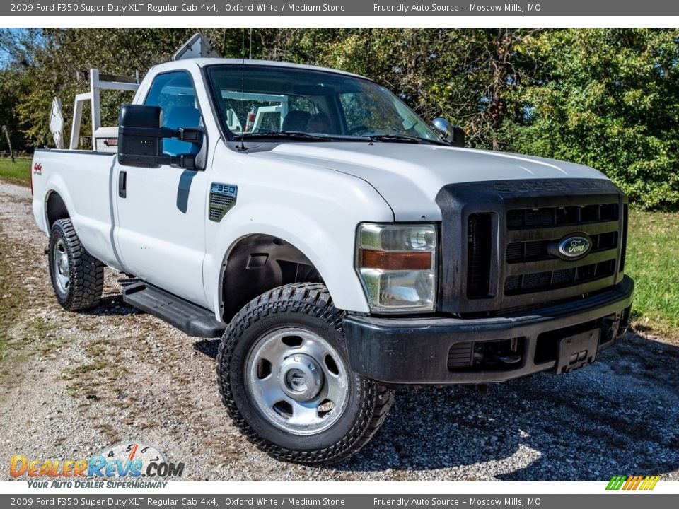 Front 3/4 View of 2009 Ford F350 Super Duty XLT Regular Cab 4x4 Photo #1
