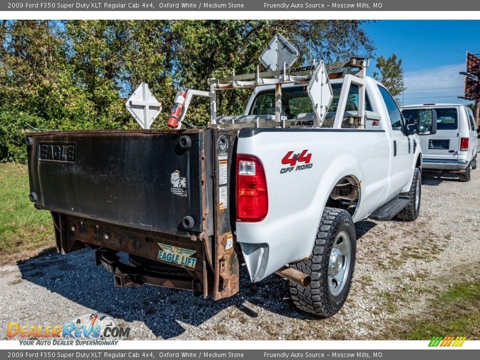 2009 Ford F350 Super Duty XLT Regular Cab 4x4 Oxford White / Medium Stone Photo #4