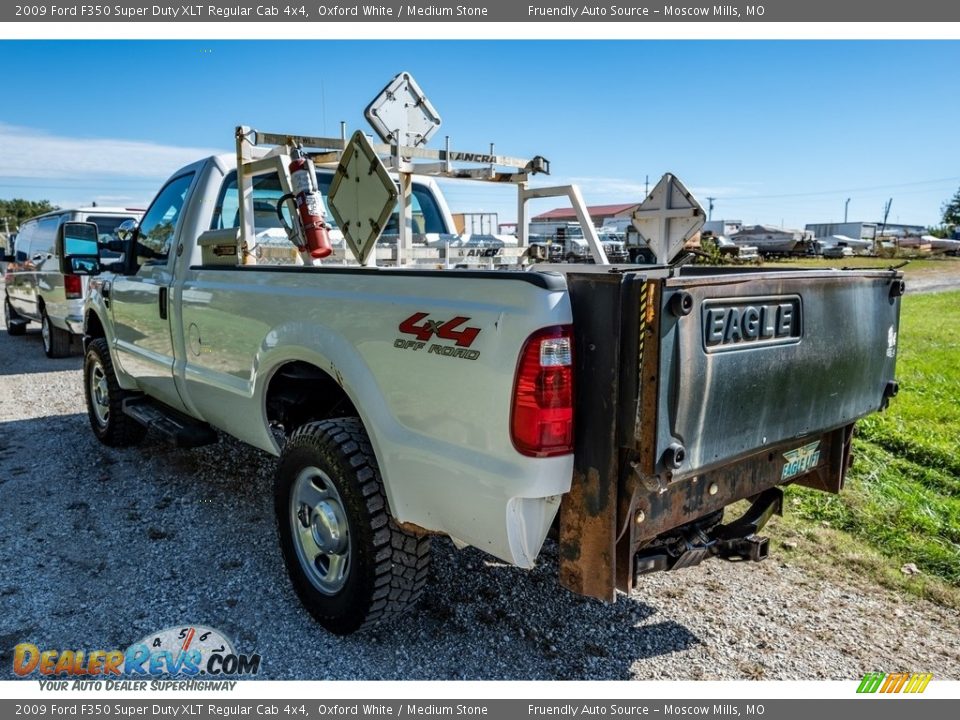 2009 Ford F350 Super Duty XLT Regular Cab 4x4 Oxford White / Medium Stone Photo #6