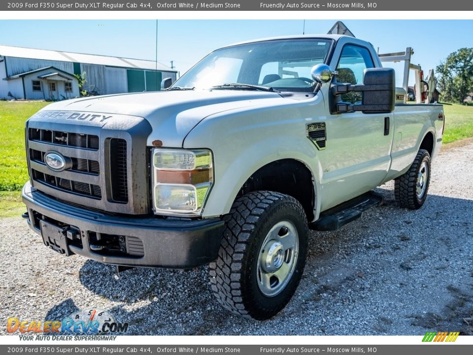 2009 Ford F350 Super Duty XLT Regular Cab 4x4 Oxford White / Medium Stone Photo #8