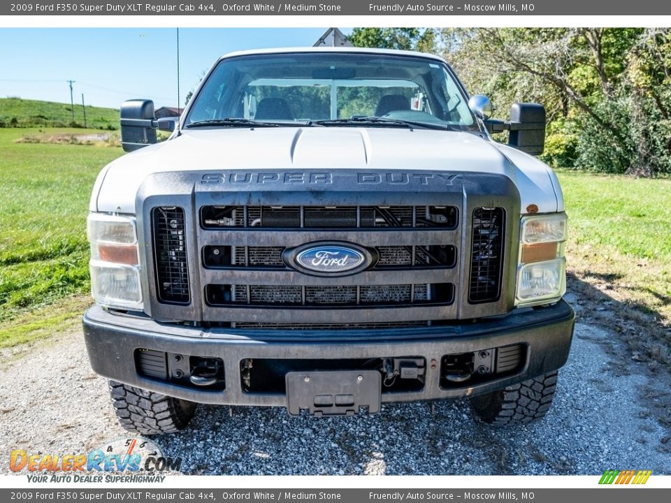 2009 Ford F350 Super Duty XLT Regular Cab 4x4 Oxford White / Medium Stone Photo #9