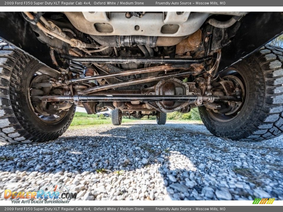 Undercarriage of 2009 Ford F350 Super Duty XLT Regular Cab 4x4 Photo #10