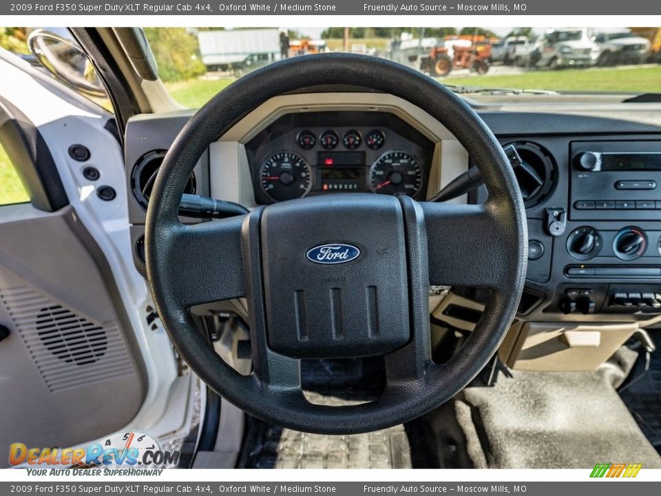 2009 Ford F350 Super Duty XLT Regular Cab 4x4 Steering Wheel Photo #32