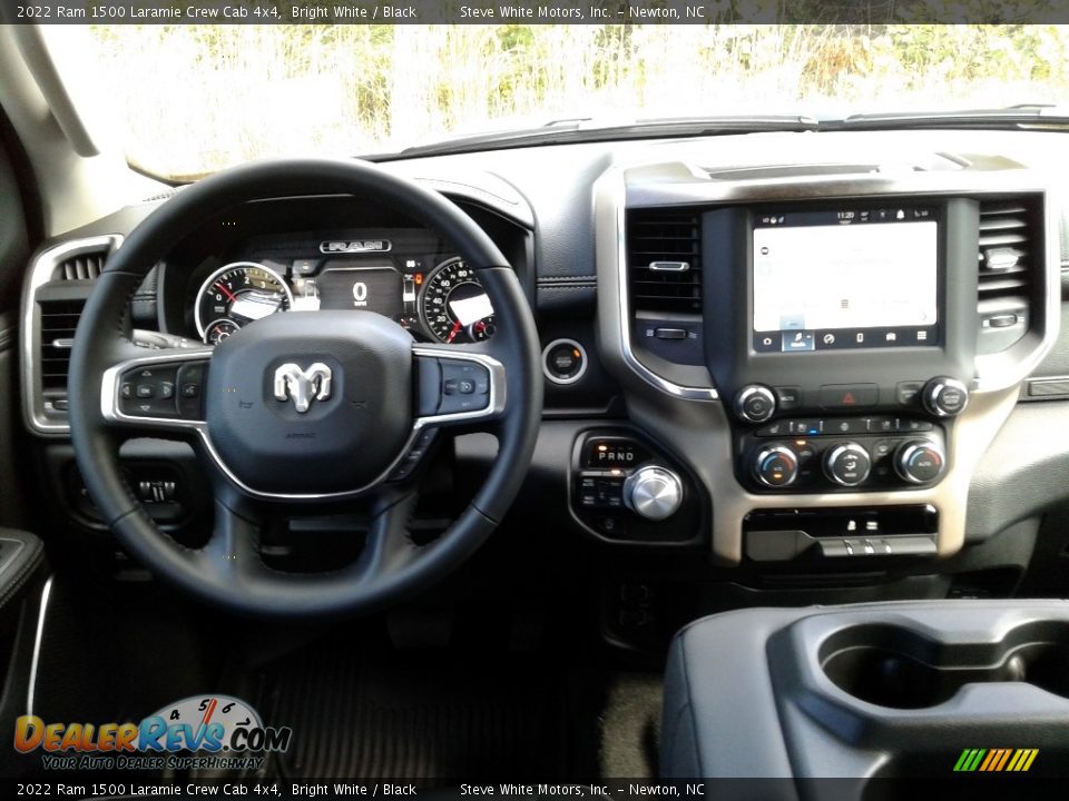 2022 Ram 1500 Laramie Crew Cab 4x4 Bright White / Black Photo #18